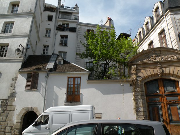  immeubles anciens, 14, rue St-Julien Le Pauvre